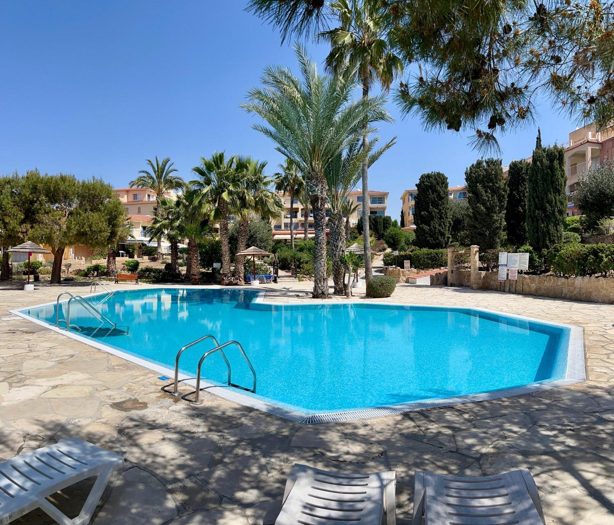 Golden Palms Regina Gardens Appartement Paphos Buitenkant foto