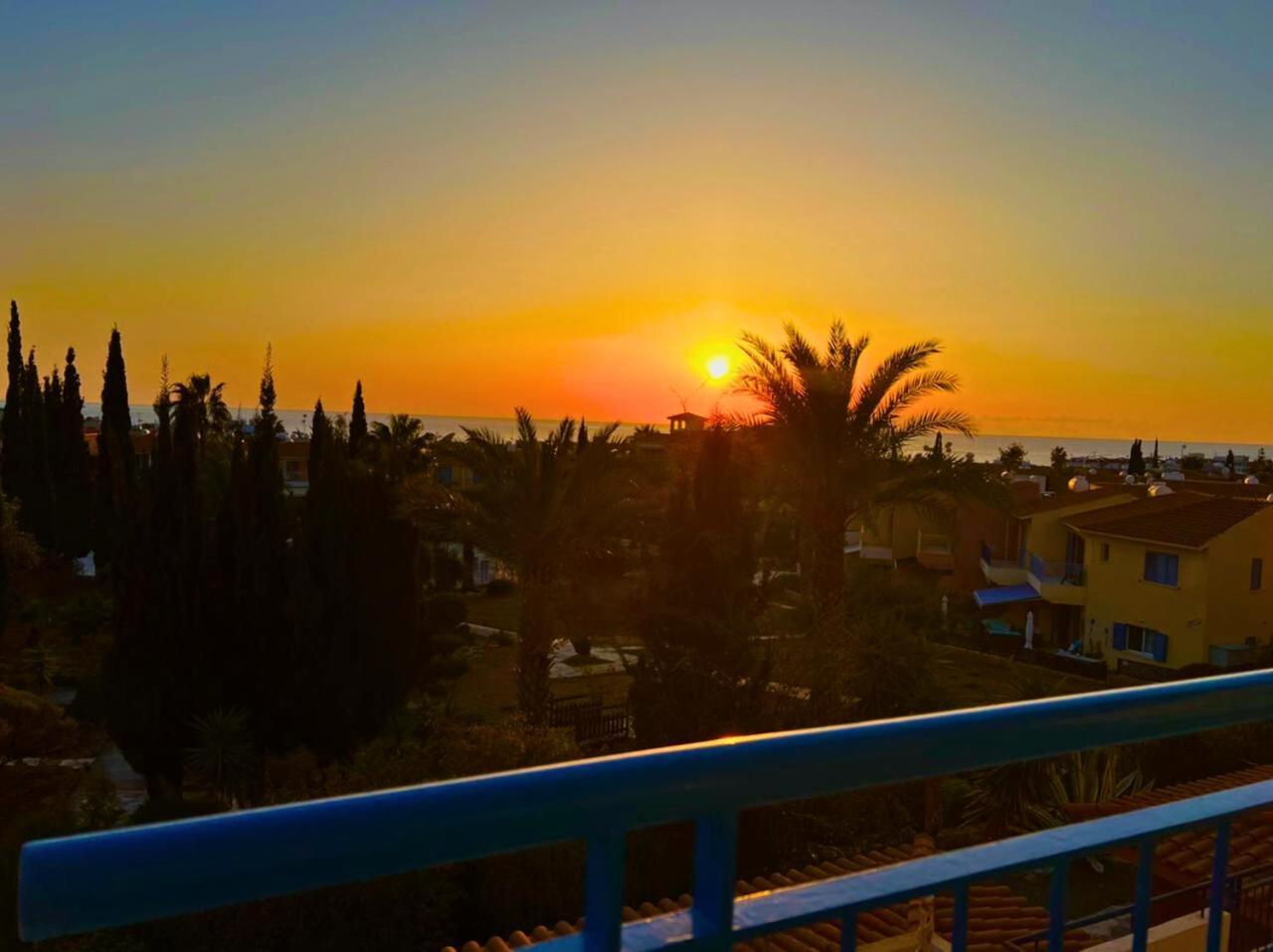 Golden Palms Regina Gardens Appartement Paphos Buitenkant foto